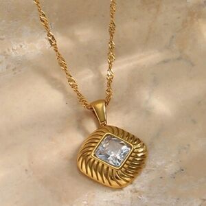 Zircon Vintage Diamond Textured Pendant Necklace 18K Gold Plated Stainless Steel